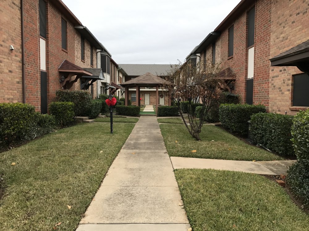 CONTINENTAL VILLAGE APARTMENTS Updated September 2024 3315 Lamar Ave, Paris, Texas