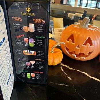 Haven Haus Cafe - Holiday Decorations - Breakfast & Brunch Near Me - Temecula, California Haven Haus Cafe - Holiday Decorations - Breakfast & Brunch Near Me - Temecula, California