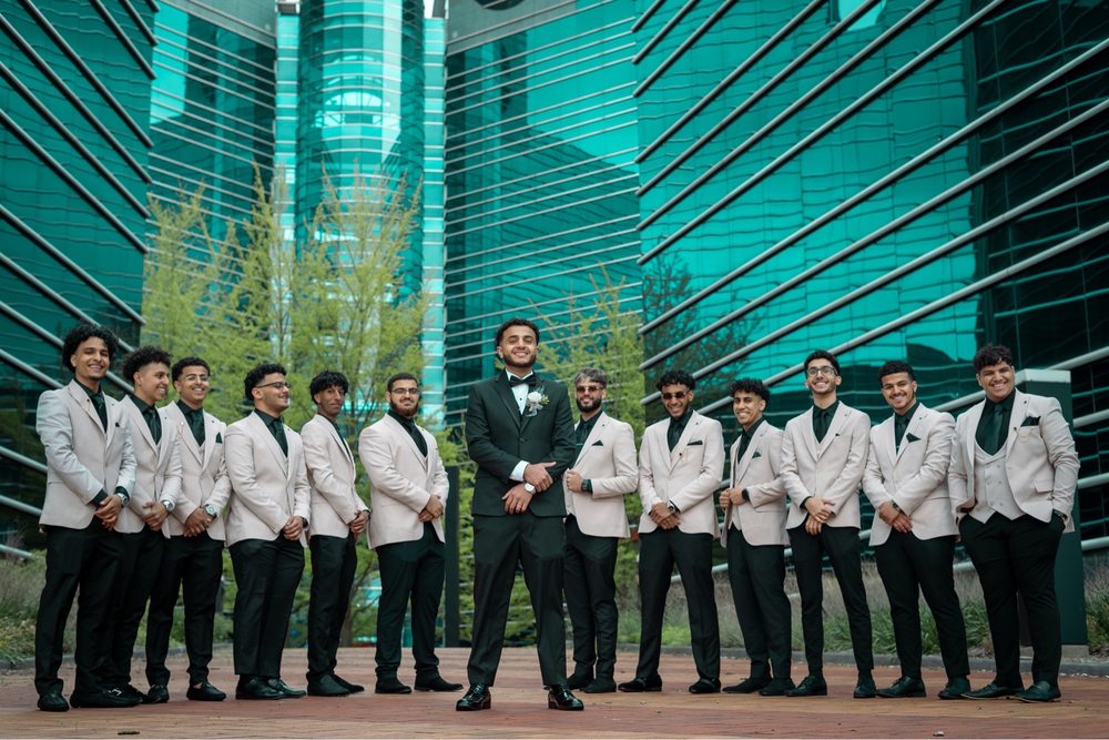 THE SUIT COMPANY & CLOTHING Updated September 2024 14207 Michigan