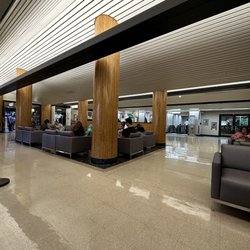NYU Langone Hospital - Waiting area