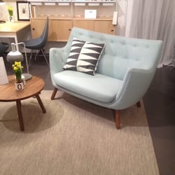 Scandinavian Design House - Modell Poet von Architekt Finn Juhl. Nett