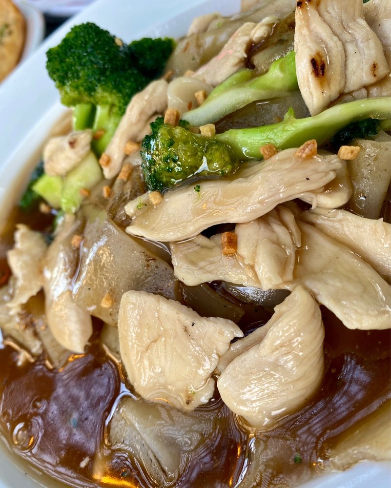 YASOTORN THAI CUSINE 37 Photos & 40 Reviews 809 Dempster St