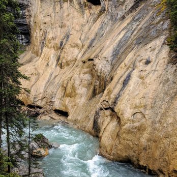 Johnston Canyon & Ink Pots - Hiking Near Me - Banff, Alberta Johnston Canyon & Ink Pots - Hiking Near Me - Banff, Alberta
