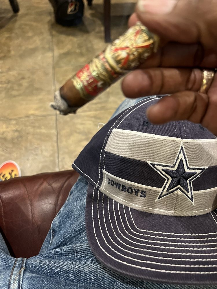 TOP SHELF CIGAR & TOBACCO SHOPPE Updated September 2024 24 Photos