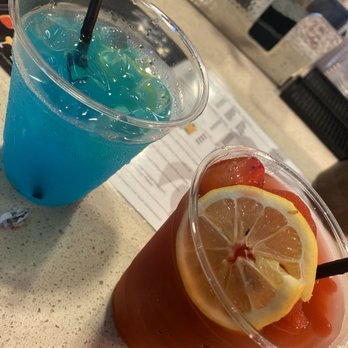 Bacon Bitch - Blue Long Island and a mango daiquiri - Sandwiches Near Me - Miami Beach, Florida