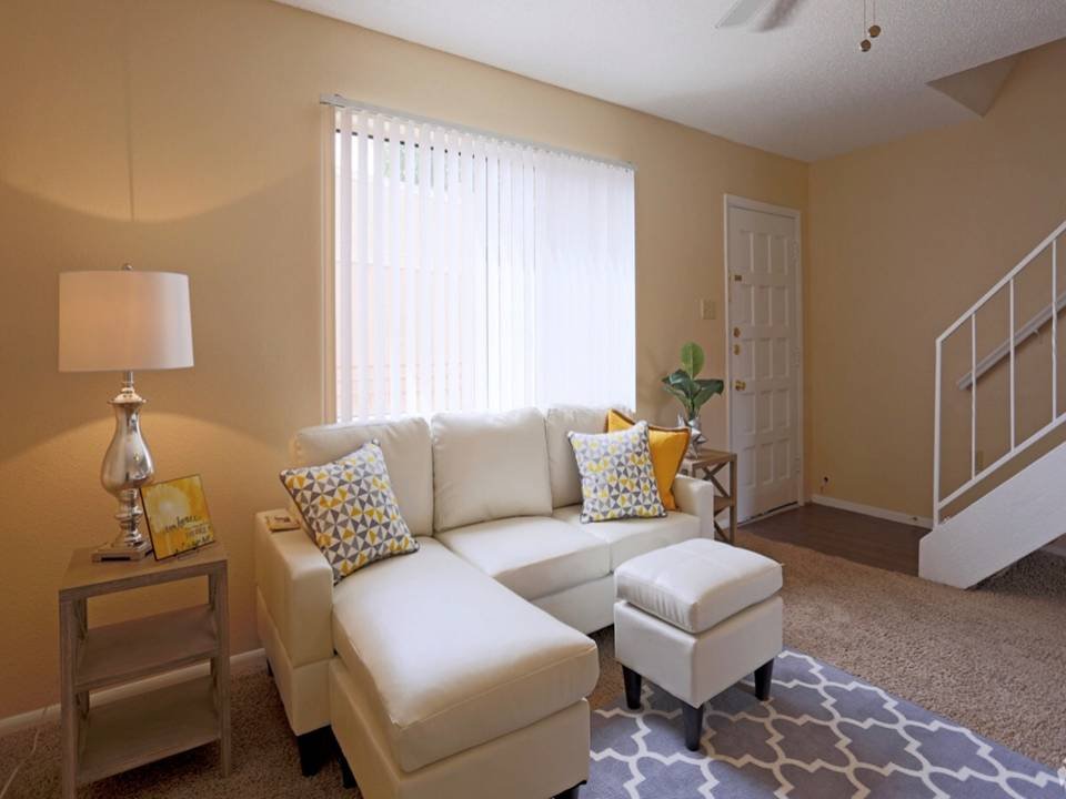 LA ESTANCIA APARTMENTS Updated September 2024 17 Photos 7900