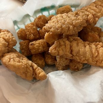 Kickin Kajun - Cajun/Creole Near Me - Honolulu, Hawaii