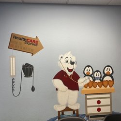 HealthCARE Express Urgent Care - Wake Village - Healthcare express room