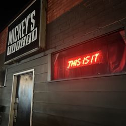 Mickey's Tavern - Outside entrance