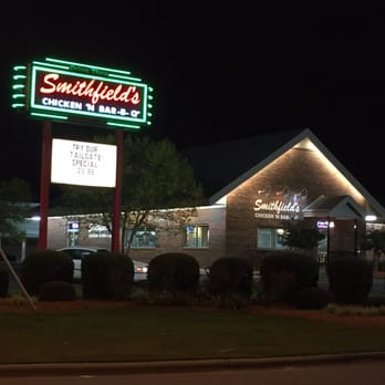 Smithfield's Chicken 'N Bar-B-Q - Smithfiled's after sunset - Barbeque Near Me - Lumberton, North Carolina Smithfield's Chicken 'N Bar-B-Q - Smithfiled's after sunset - Barbeque Near Me - Lumberton, North Carolina