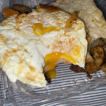 Cafe Raymond - Croissant sandwich - Breakfast & Brunch Near Me - Pittsburgh, Pennsylvania