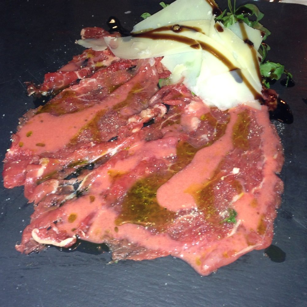 MaterMatuta - Il Carpaccio Di Manzo Con Salsa Di Senape E Fragole - Seafood Near Me - Rome, RM