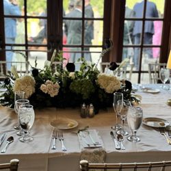 Dearborn Country Club - Nicki recommended an incredible florist!!
