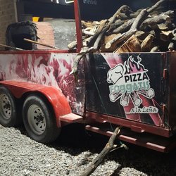Pizzas a la Leña - Outside oven.
