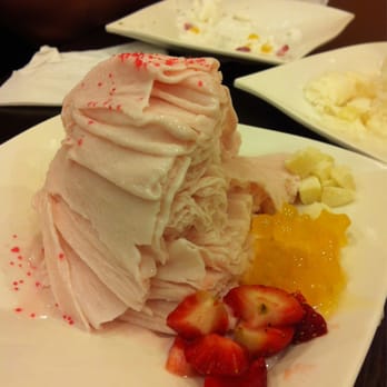 Frostcity - Strawberry - Desserts Near Me - Honolulu, Hawaii
