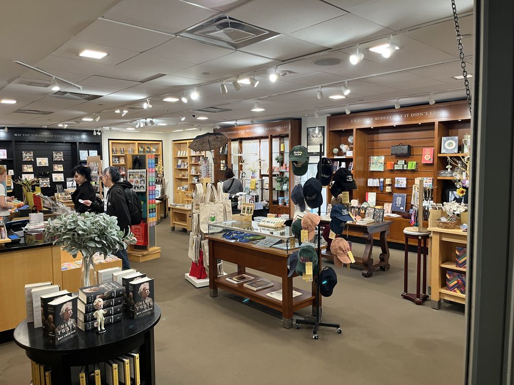 Social spots from Mark Twain House & Museum