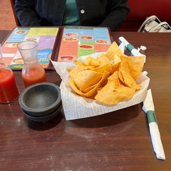 El Nopal - Chips and salsas - Mexican Near Me - Jeffersonville, Indiana
