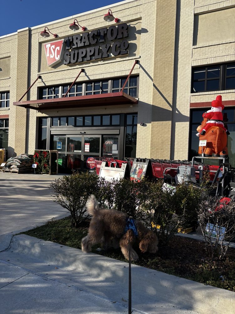 Tractor Supply Image