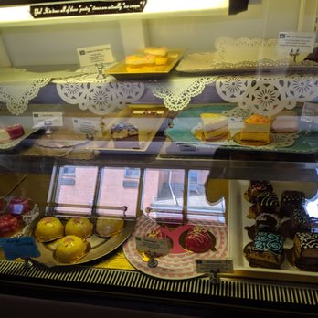 Halo Pub - Ice cream French pastries - Ice Cream & Frozen Yogurt Near Me - Princeton, New Jersey Halo Pub - Ice cream French pastries - Ice Cream & Frozen Yogurt Near Me - Princeton, New Jersey
