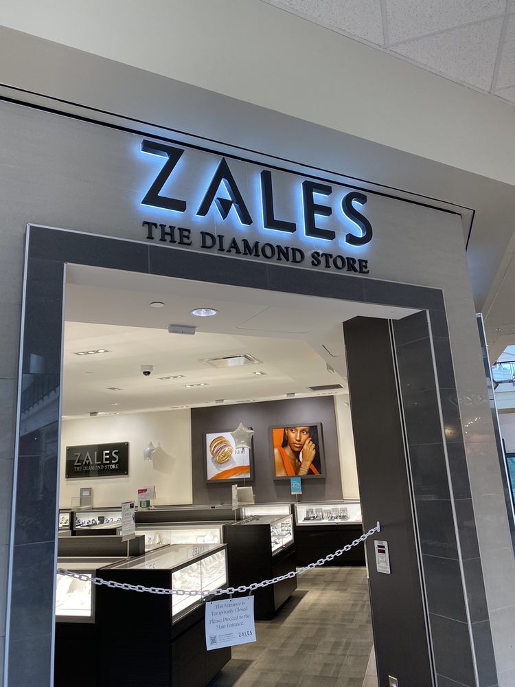 ZALES JEWELERS Updated June 2024 10 Photos 1078 Florence Mall