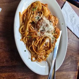 Shrimp & Scallop Linguine with Giacomo Sauce Shrimp & Scallop Linguine with Giacomo Sauce