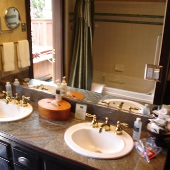 Lodge at Sedona - Bathroom-Mission Grande - Bed & Breakfast Near Me - Sedona, Arizona Lodge at Sedona - Bathroom-Mission Grande - Bed & Breakfast Near Me - Sedona, Arizona