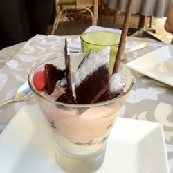 La Théière - Forêt noire dans une verrine.