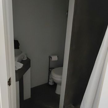 Crescent Hotel Beverly Hills - Baño del hotel Sonder , Crescent , Beverly Hills - Hotels Near Me - Beverly Hills, California Crescent Hotel Beverly Hills - Baño del hotel Sonder , Crescent , Beverly Hills - Hotels Near Me - Beverly Hills, California