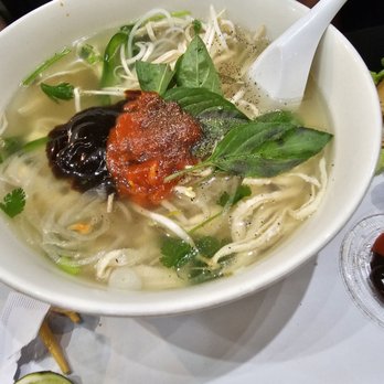 Pho Vina - Pho ga. Chicken breast kinda dry - Vietnamese Near Me - Pomona, California