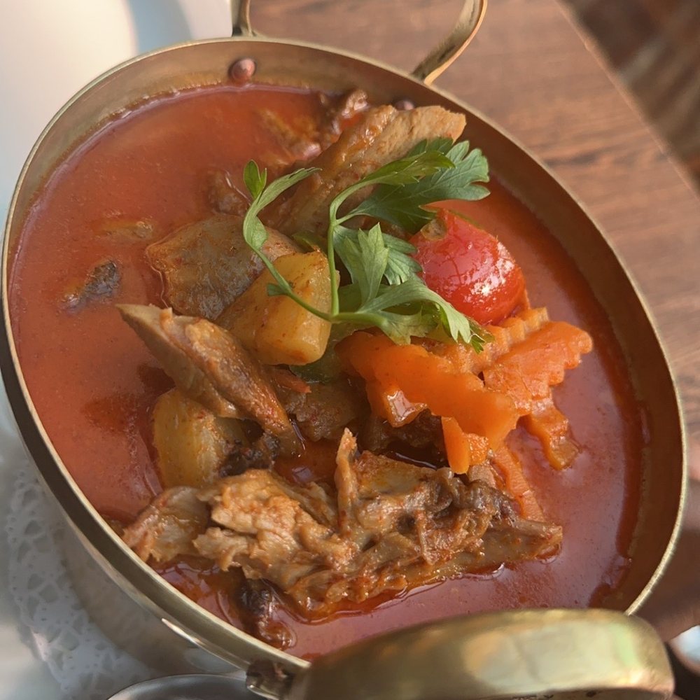 Coco Mango - Red Curry Duck with Pineapple - Thai Near Me - Zaventem, VBR Coco Mango - Red Curry Duck with Pineapple - Thai Near Me - Zaventem, VBR