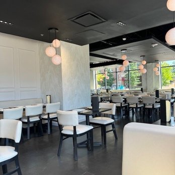 Aroma Experience - Dining Room - Indian Near Me - Carmel, Indiana Aroma Experience - Dining Room - Indian Near Me - Carmel, Indiana