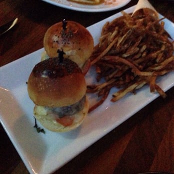 Pullman - Bison burger sliders - Tapas/Small Plates Near Me - Montreal, Quebec