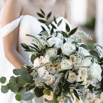 Margo Florals - Cream and blush rose bouquet with greenery - Floral Designers Near Me Margo Florals - Cream and blush rose bouquet with greenery - Floral Designers Near Me