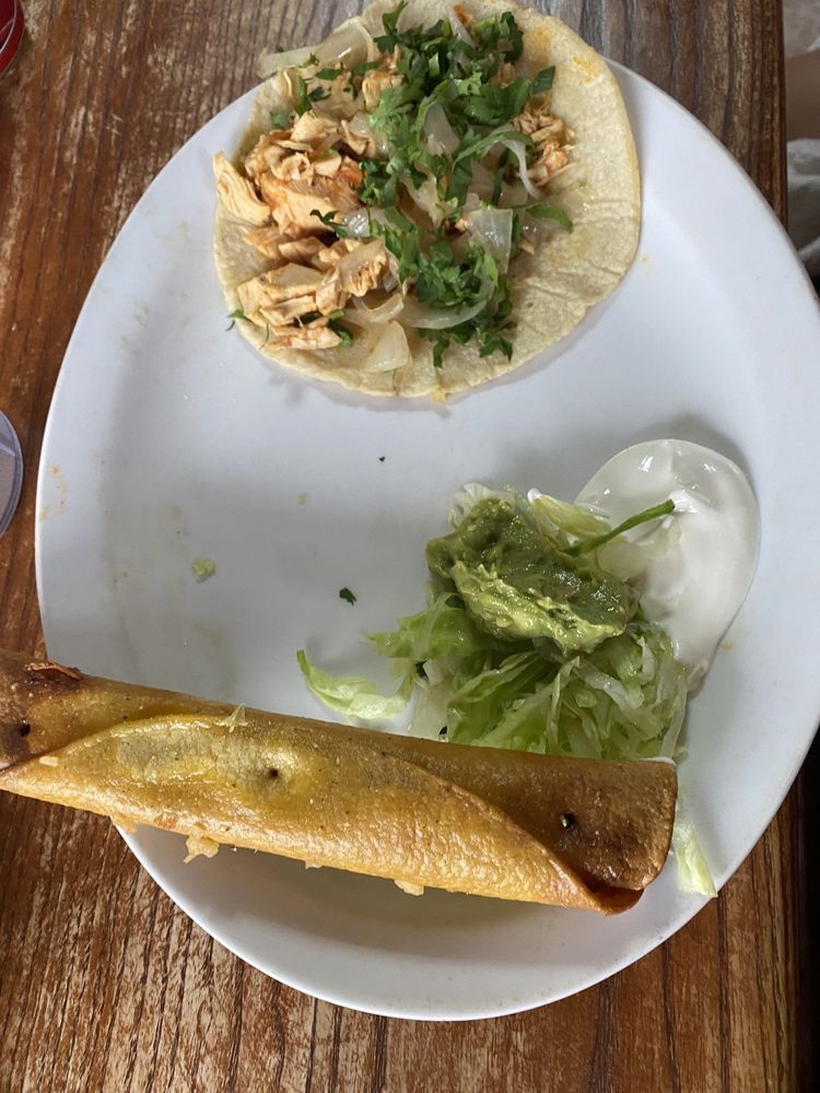 Food from Taqueria La Unica