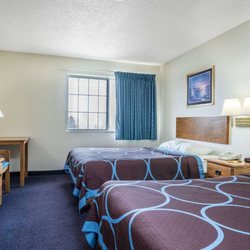 Super 8 by Wyndham Neillsville WI - 2 Queen Bed Room