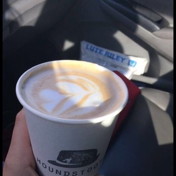 Houndstooth Coffee Sylvan 30 - Vanilla latte - Coffee & Tea Near Me - Dallas, Texas Houndstooth Coffee Sylvan 30 - Vanilla latte - Coffee & Tea Near Me - Dallas, Texas