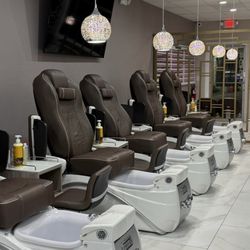 Gallery Nails & Spa - Pedi chairs