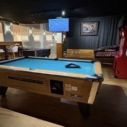Shamrock Bowl and Restobar - Billiards