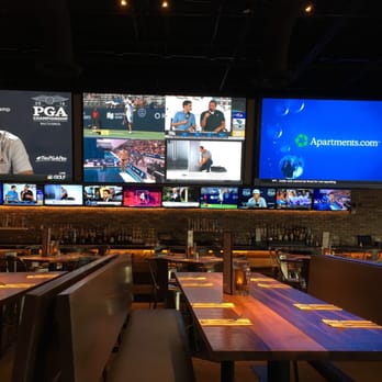 The Draft Room at Kings - Franklin - Great place - Sports Bars Near Me - Franklin, Tennessee