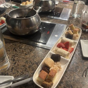 The Melting Pot - Dark & Dulce Flaming Turtle - Fondue Near Me - Minneapolis, Minnesota The Melting Pot - Dark & Dulce Flaming Turtle - Fondue Near Me - Minneapolis, Minnesota