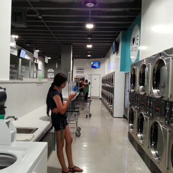 Love Laundry - Chill spot at 10 at night. - Laundromat Near Me - Sacramento, California