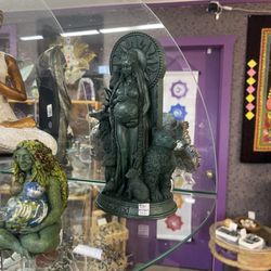 Crystal Treasures - Gorgeous Gaia statue I'd love to come back for