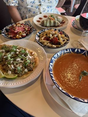 PIK-NIK Deli + Wine Bar by null