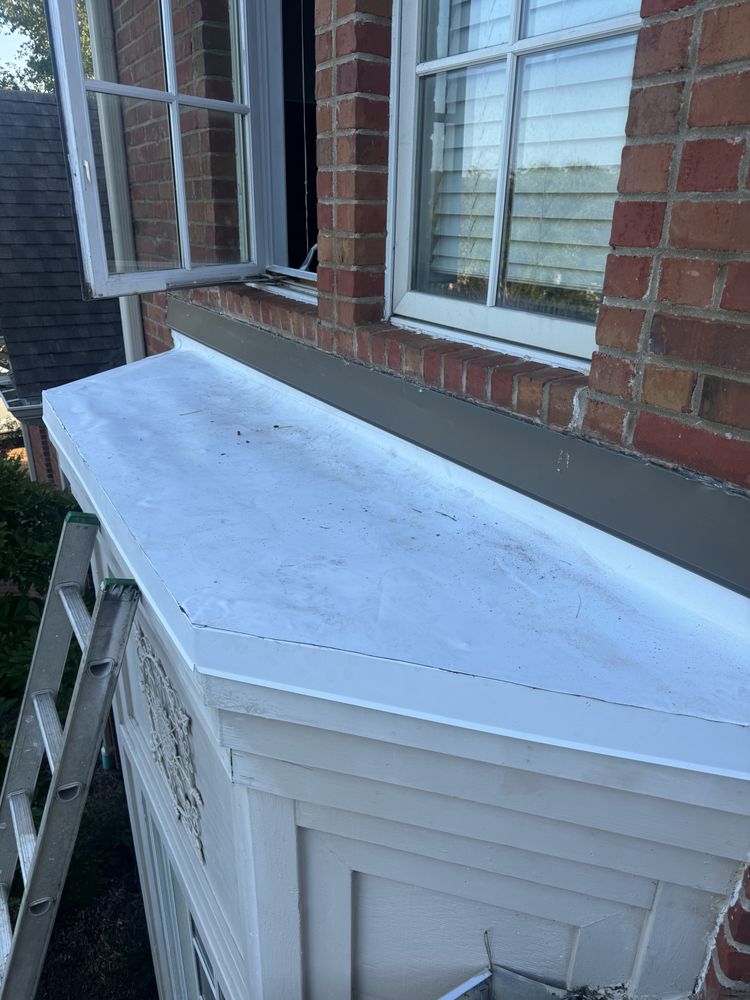 Slide of Robbie Melton Roofing