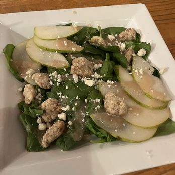 La Feria - Ensalada de Espinacas con Pera - Tapas Bars Near Me - Detroit, Michigan
