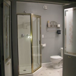 Skye Cottage - Madam Lou Bunch bathroom
