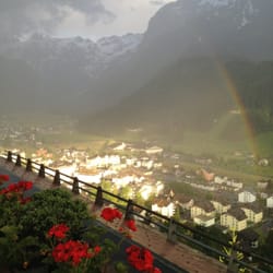 Hotel Waldegg - Immer ein bisschen Sonne!