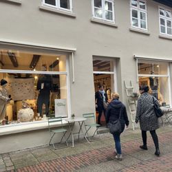 LIV  The family concept store