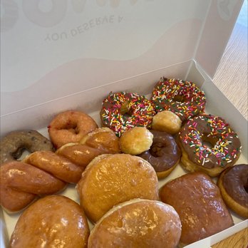 Emily Donut - Chocolate sprinkle, freshly made jelly squeezed donuts, blueberry cake, strawberry cake - Donuts Near Me - Crossville, Tennessee Emily Donut - Chocolate sprinkle, freshly made jelly squeezed donuts, blueberry cake, strawberry cake - Donuts Near Me - Crossville, Tennessee