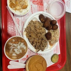 Henry James Bar B Que - Pork plate finely chopped with pinto beans and raw onions, vanilla puddin
